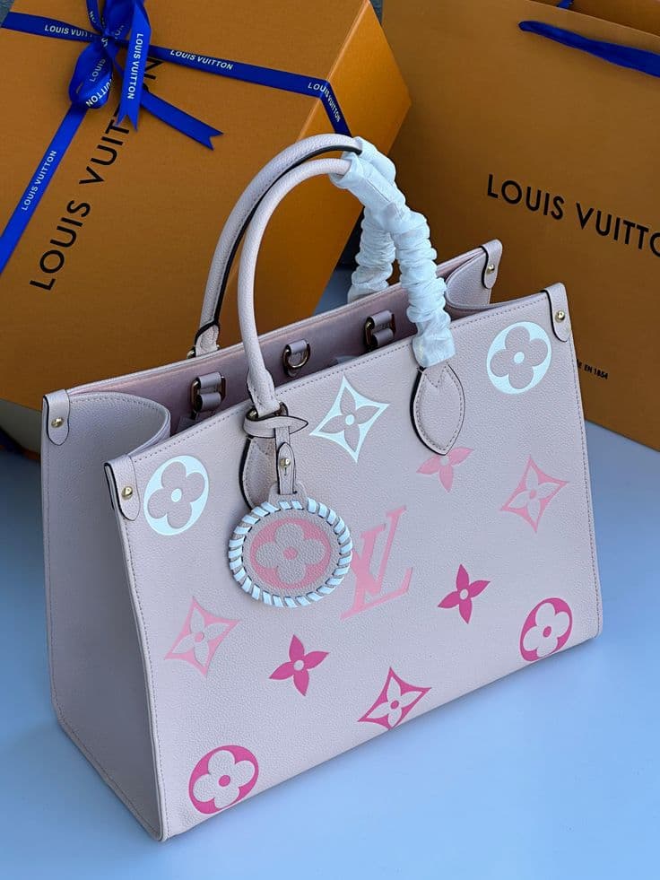 Smart Watch 7 In1 Bluetooth Call Wireless Charging Heart Rate